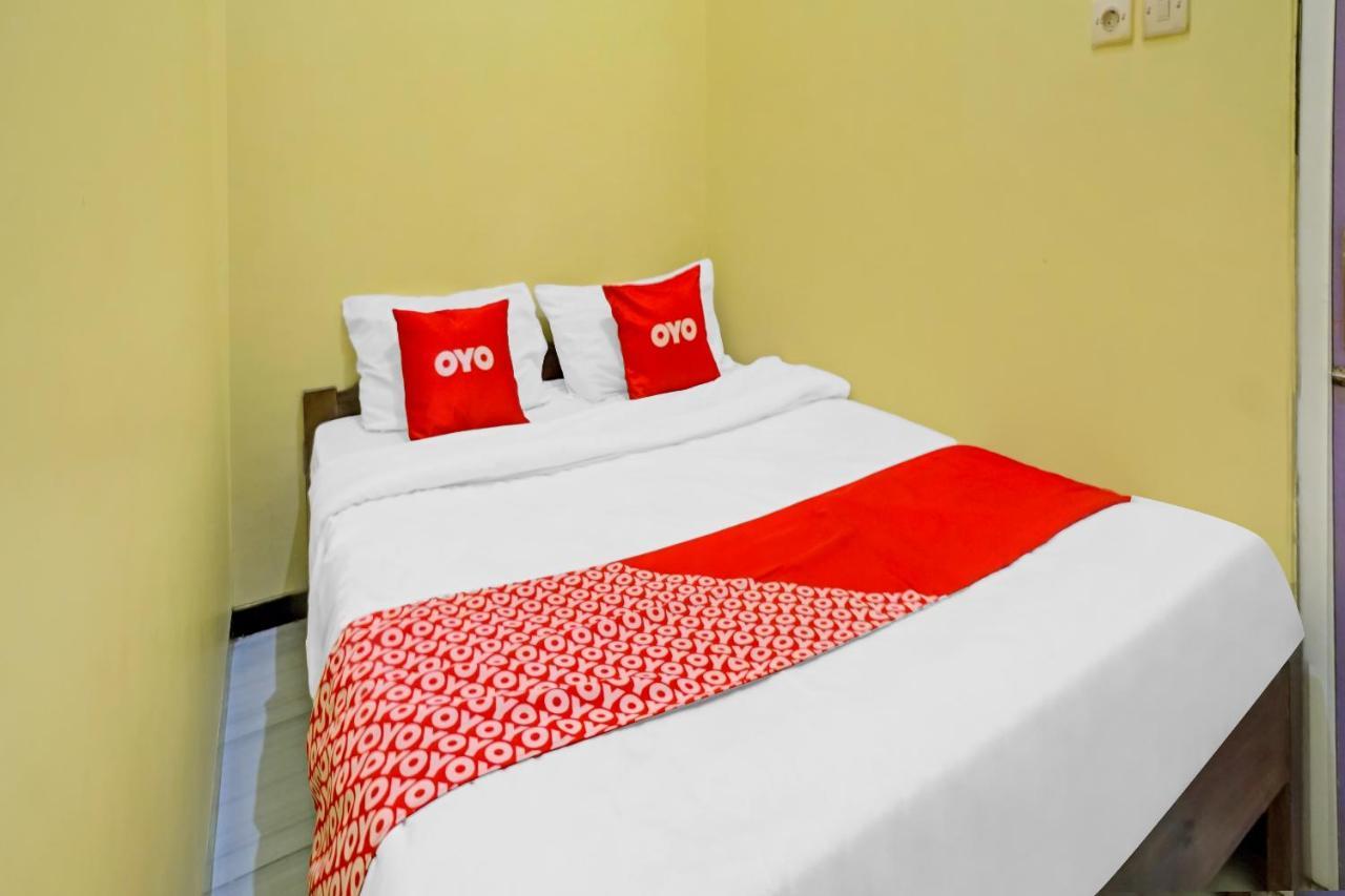 Oyo 3298 Bromo Guest House Family Malang Extérieur photo